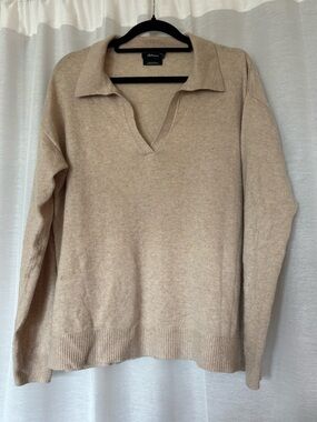Reitmans Beige Collared V‑Neck Pullover Sweater